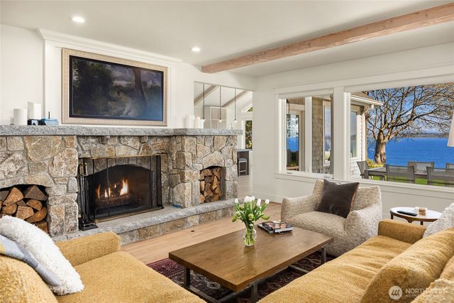 12960 Sunrise Drive NE, Bainbridge Island, WA 98110