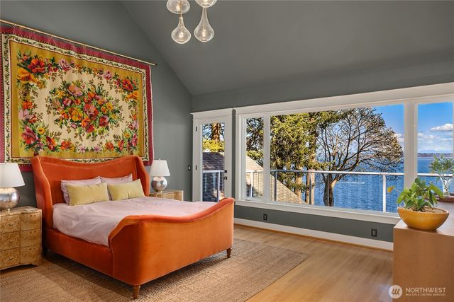 12960 Sunrise Drive NE, Bainbridge Island, WA 98110