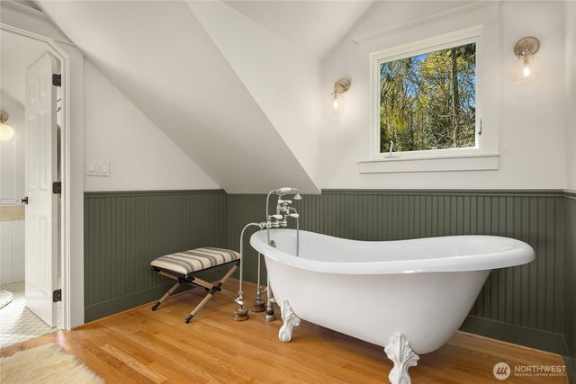 12960 Sunrise Drive NE, Bainbridge Island, WA 98110