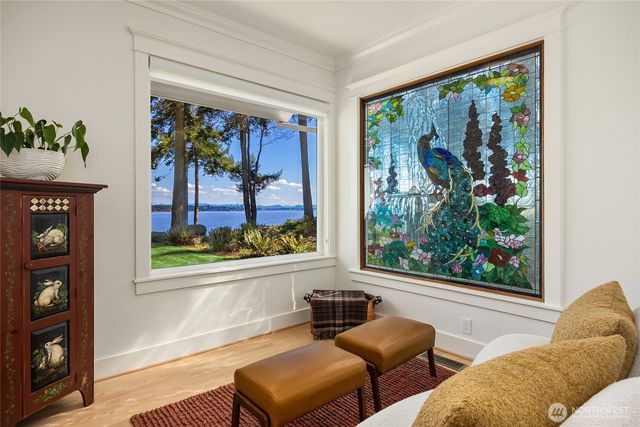 12960 Sunrise Drive NE, Bainbridge Island, WA 98110