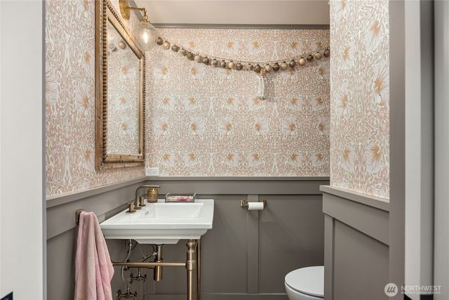 12960 Sunrise Drive NE, Bainbridge Island, WA 98110