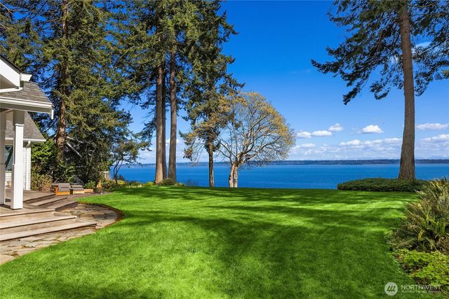 12960 Sunrise Drive NE, Bainbridge Island, WA 98110