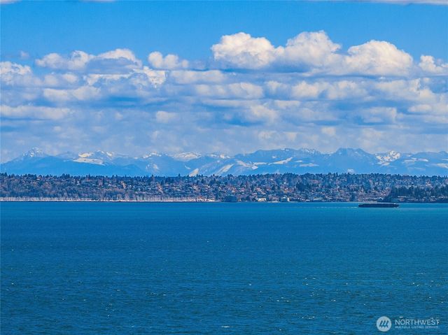 12960 Sunrise Drive NE, Bainbridge Island, WA 98110