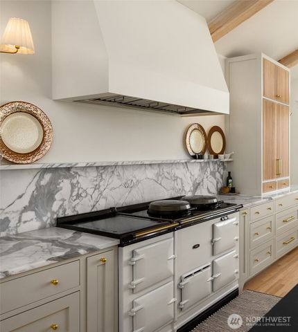 12960 Sunrise Drive NE, Bainbridge Island, WA 98110