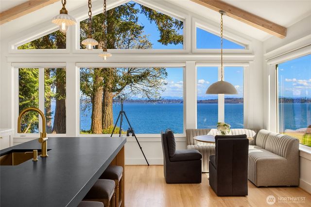 12960 Sunrise Drive NE, Bainbridge Island, WA 98110