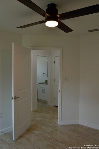 812 Uvalde, Pleasanton, TX 78064