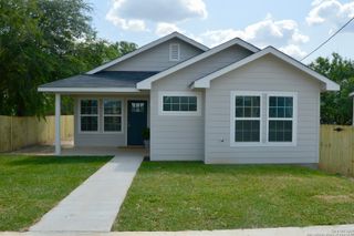 812 Uvalde, Pleasanton, TX 78064