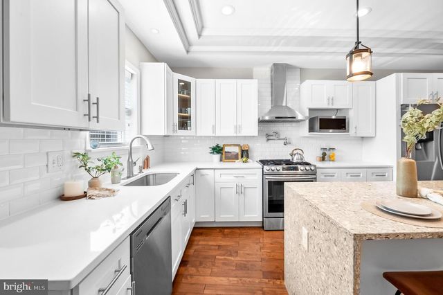 1206 S CHARLES ST, Baltimore, MD 21230