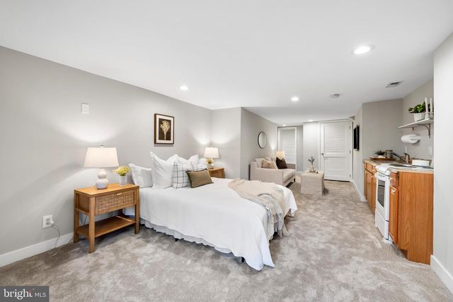 1206 S CHARLES ST, Baltimore, MD 21230