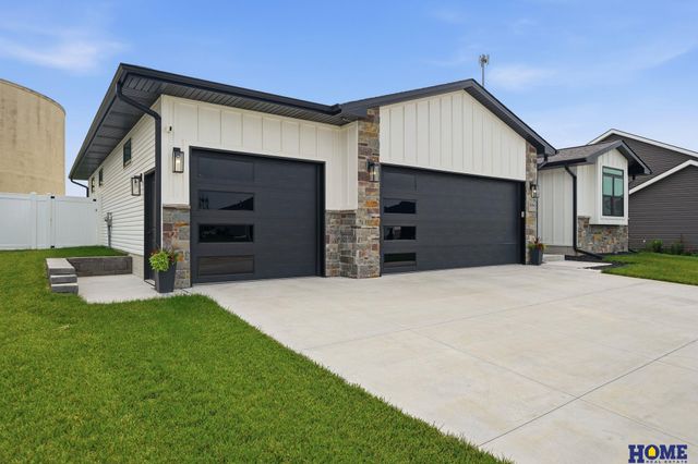 8716 S 83rd Court, Lincoln, NE 68516