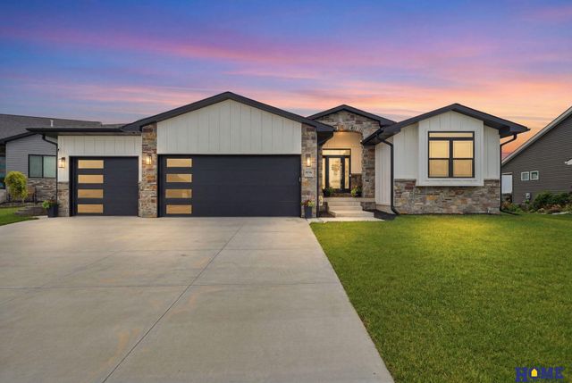 8716 S 83rd Court, Lincoln, NE 68516