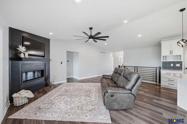 8716 S 83rd Court, Lincoln, NE 68516