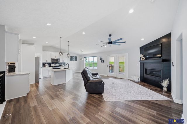 8716 S 83rd Court, Lincoln, NE 68516