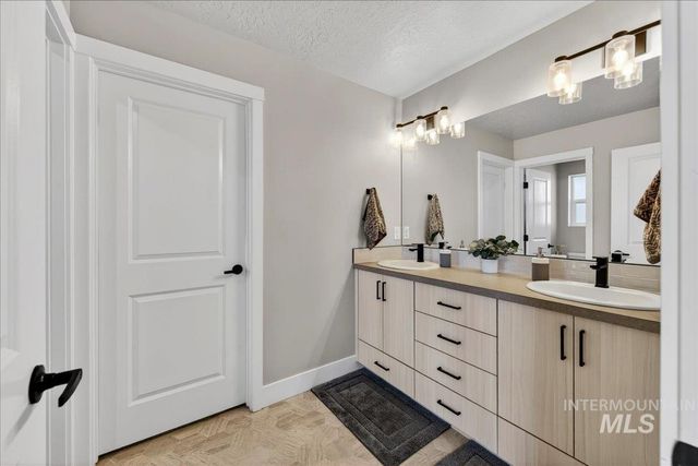 6025 S Catria Pl, Meridian, ID 83642