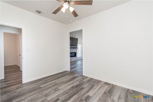 102 Carley Court, Little River Academy, TX 76554