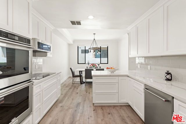 430 MAPLE Drive 203, Beverly Hills, CA 90210