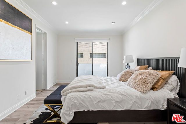 430 MAPLE Drive 203, Beverly Hills, CA 90210