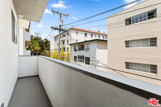 430 MAPLE Drive 203, Beverly Hills, CA 90210