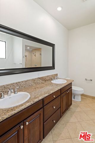 430 MAPLE Drive 203, Beverly Hills, CA 90210