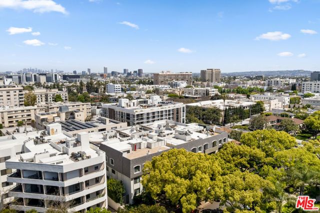430 MAPLE Drive 203, Beverly Hills, CA 90210