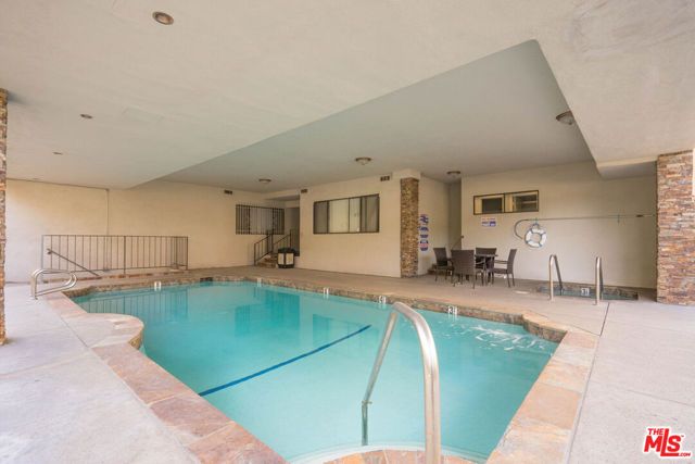 430 MAPLE Drive 203, Beverly Hills, CA 90210