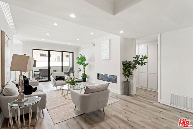 430 MAPLE Drive 203, Beverly Hills, CA 90210