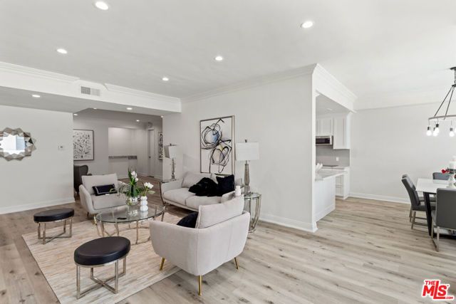 430 MAPLE Drive 203, Beverly Hills, CA 90210
