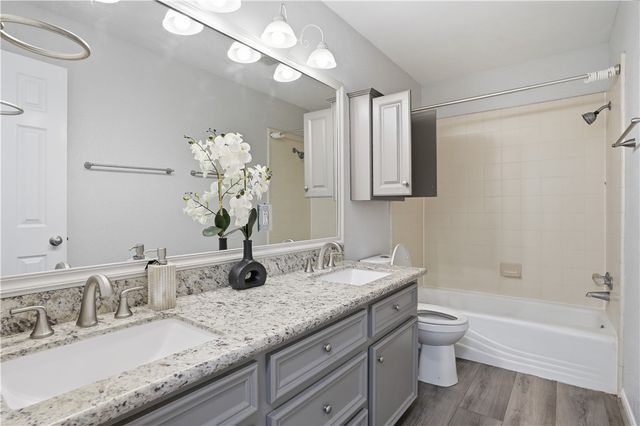 205 Chimney Hill Circle, College Station, TX 77840