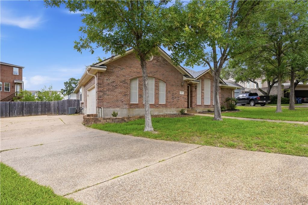 205 Chimney Hill Circle, College Station, TX 77840 — photo 3