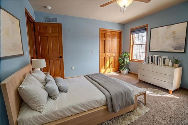 5648 Silver Oak Drive, Fitchburg, WI 53711