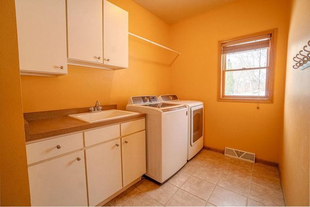 5648 Silver Oak Drive, Fitchburg, WI 53711