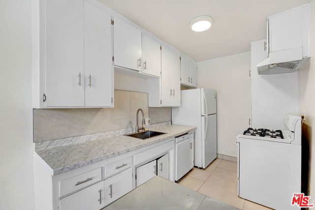 1740 S Hauser Boulevard 11, Los Angeles, CA 90019