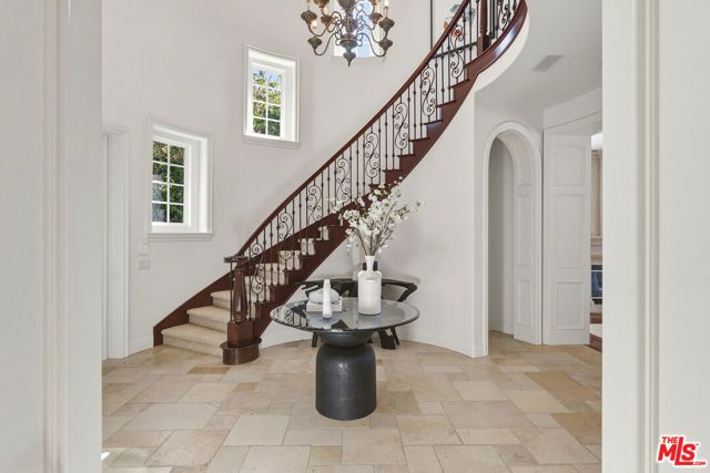 5701 Calais Court, Calabasas, CA 91302