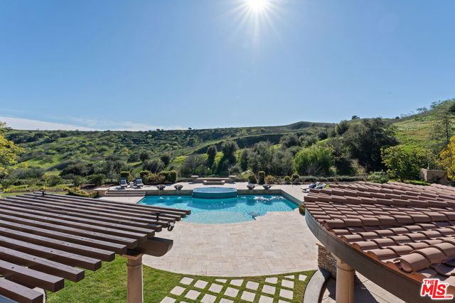 5701 Calais Court, Calabasas, CA 91302