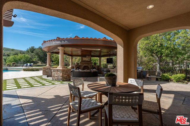 5701 Calais Court, Calabasas, CA 91302