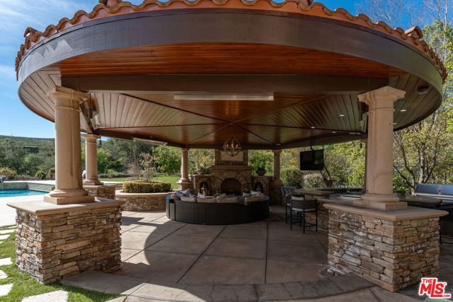 5701 Calais Court, Calabasas, CA 91302