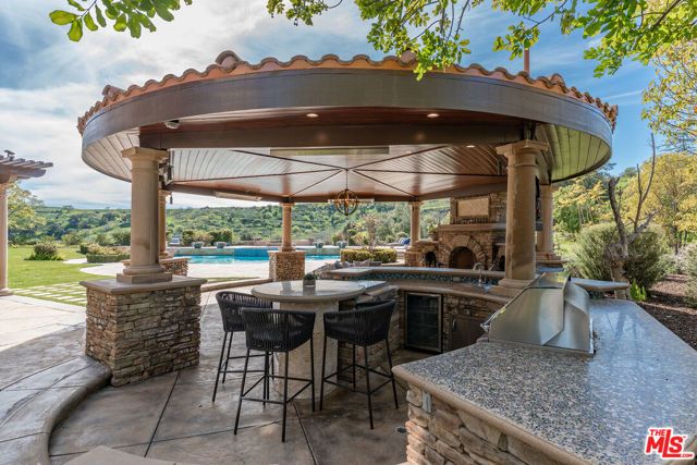 5701 Calais Court, Calabasas, CA 91302