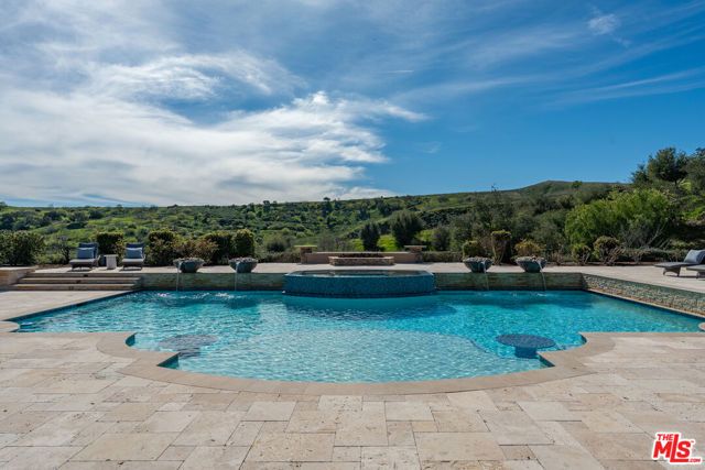 5701 Calais Court, Calabasas, CA 91302