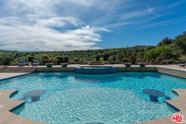 5701 Calais Court, Calabasas, CA 91302