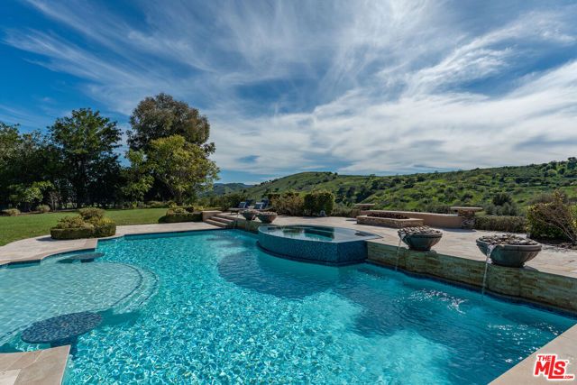 5701 Calais Court, Calabasas, CA 91302