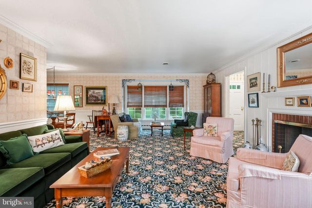 713 KINGS HWY, Moorestown, NJ 08057