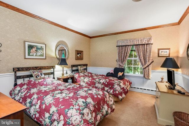 713 KINGS HWY, Moorestown, NJ 08057