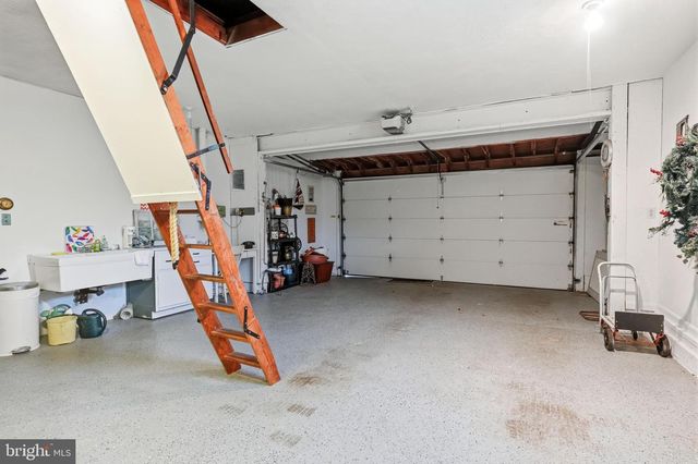 713 KINGS HWY, Moorestown, NJ 08057