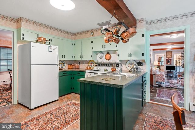 713 KINGS HWY, Moorestown, NJ 08057