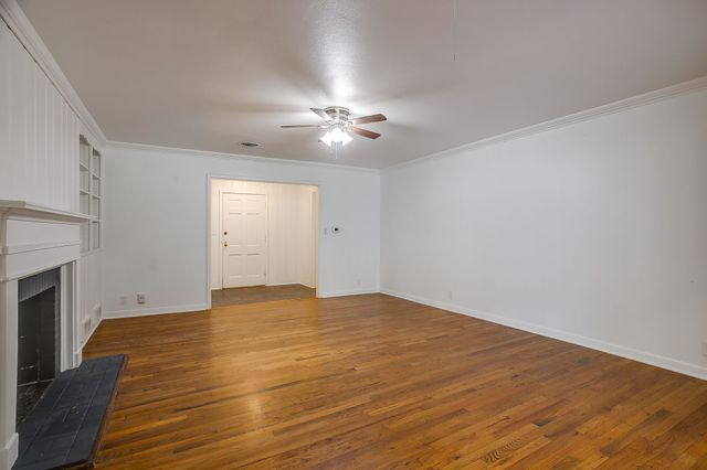 2013 Huntington Lane, Fort Worth, TX 76110