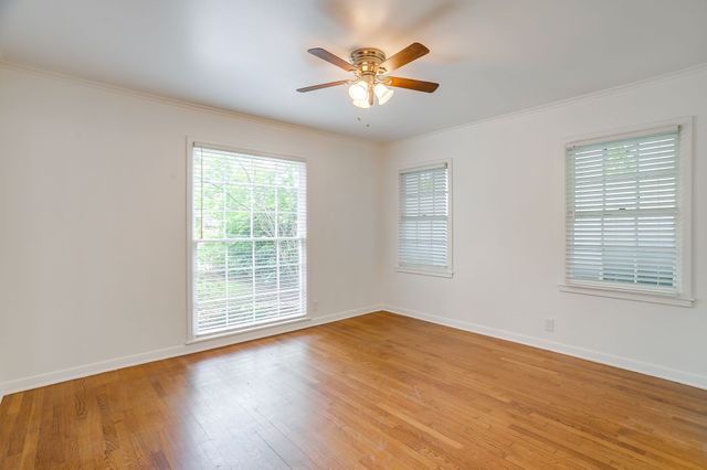 2013 Huntington Lane, Fort Worth, TX 76110