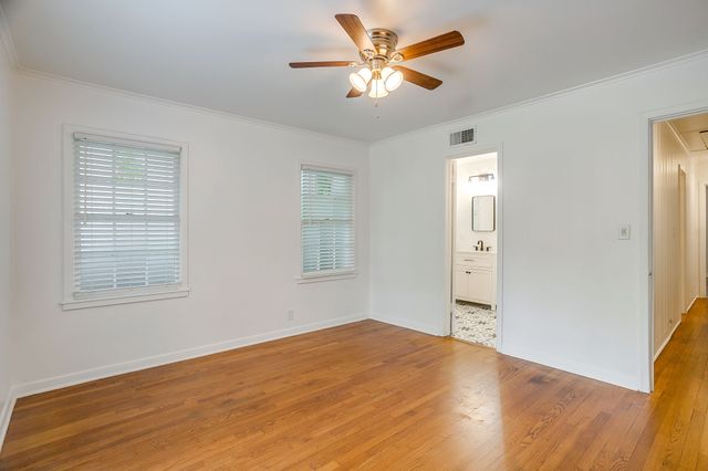 2013 Huntington Lane, Fort Worth, TX 76110