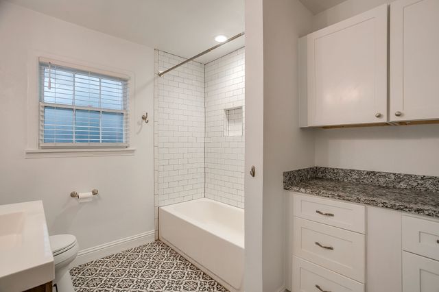 2013 Huntington Lane, Fort Worth, TX 76110