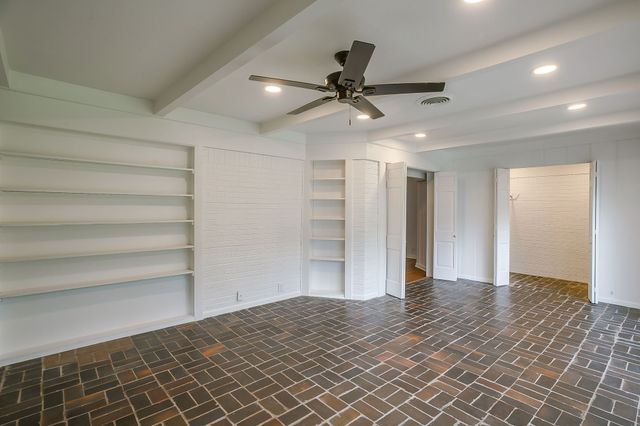 2013 Huntington Lane, Fort Worth, TX 76110