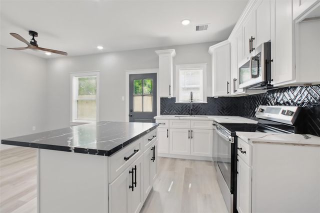 4719 Mallow Street, Houston, TX 77033